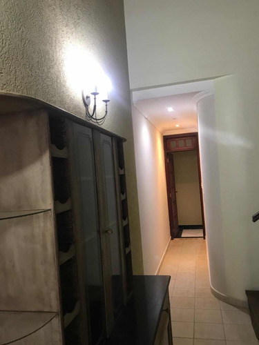 Casa Com 3 Banheiros 3 Suítes , Garagem2 Carros E 1caminhote