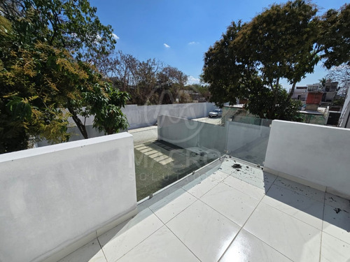 Casa En Venta En Col. Plan De Ayala Con Jardín Apta A Créditos