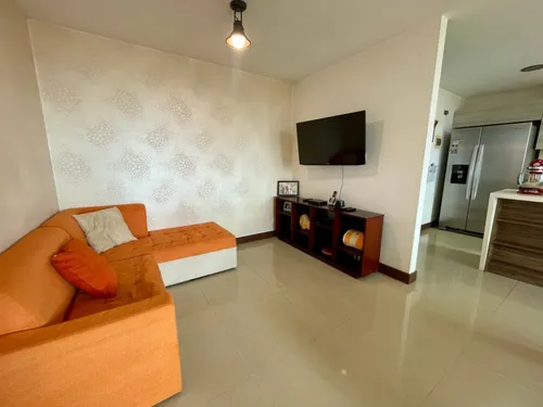 Apartamento En Arriendo En Castropol. Cod A22118