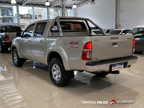 Imagen 6 de 14 de Toyota Hilux Sr 4x4 Mt