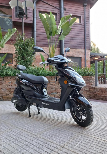 Imagen 2 de 9 de Moto Electrica Scooter Leo 2000w Bateria Gel Sunraleloir