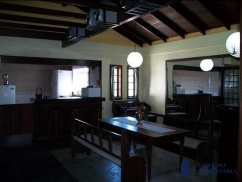 Casa De Alto Padrão No Rio Vermelho Com Área Total 1.600 M² - Vcr0135