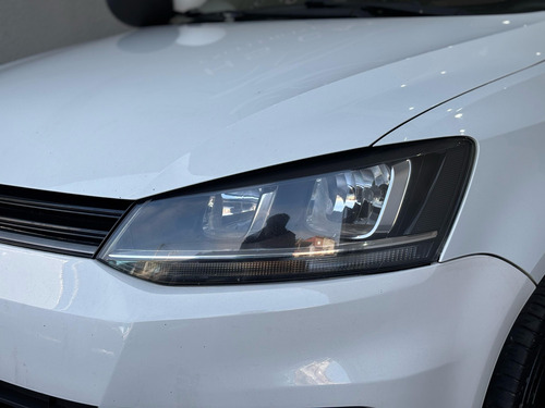 Volkswagen Fox 1.6 Connect Total Flex I-motion 5p