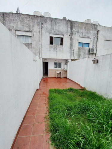 Imagen 11 de 19 de Duplex 2 Amb Con Patio - Interno - Con Renta