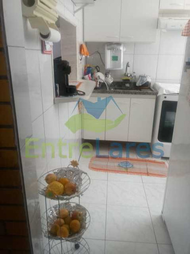 Imagem 11 de 15 de Portuguesa 2 Quartos, Cozinha Americana, Banheiro Com Box Blindex, Hidráulica E Elétrica Novas, 1 Vaga De Garagem. Apartamento - Ilap20483