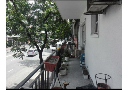 Retasado. Venta Departamento De Tres Ambientes Al Frente.