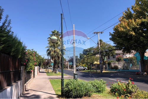 Imponente Casa En El Corazón De Ñuñoa