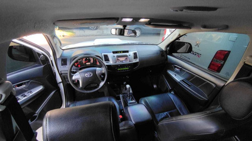 Imagen 9 de 9 de Toyota Hilux 3.0 Cd Srv Cuero 4x4 5at - A4 2015