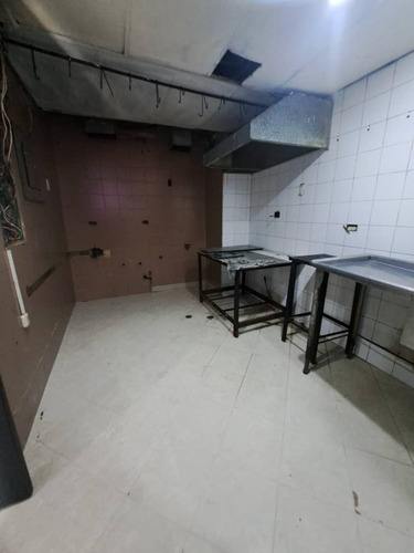 Local Comercial En Venta O Alquiler Ubicado En Cdn Las Quintas Naguanagua