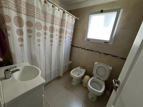 Casa 4 Amb Con Pileta Barrio Santa Elena Pilar Del Este