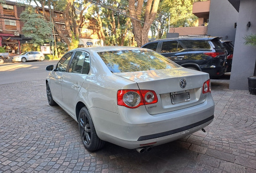 Volkswagen Vento 2.5 Luxury Tiptronic 170cv