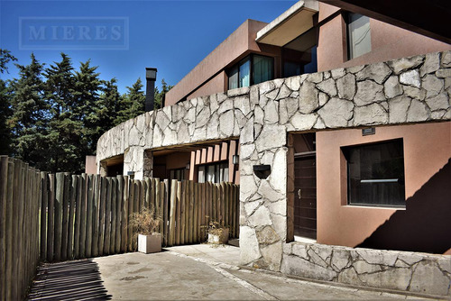 Casa En Venta En Santa María De Los Olivos