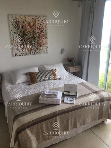 Venta De Casa En Manantiales- El Chorro. 4 Dormitorios En Suite