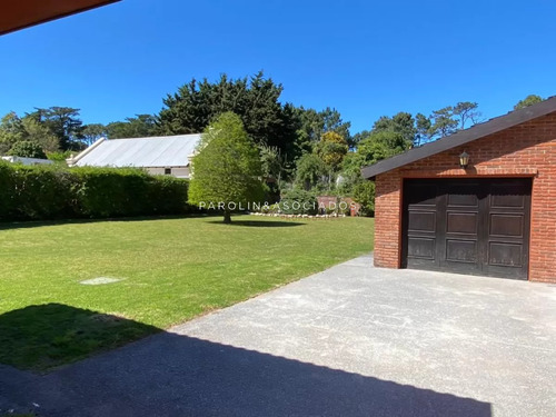 Casa A La Venta De 3 Dormitorio En Beverly Hills, Punta Del Este.