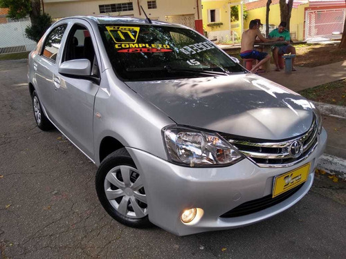 Toyota Etios Sedan X 1.5 Flex 2017 Prata Completo Oferta!!