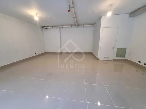 Amplio Local Comercial En Arriendo V.mackenna  - La Florida