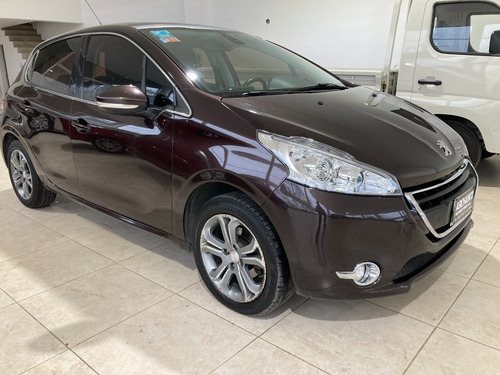 Imagen 3 de 12 de Peugeot 208 Feline 1.6