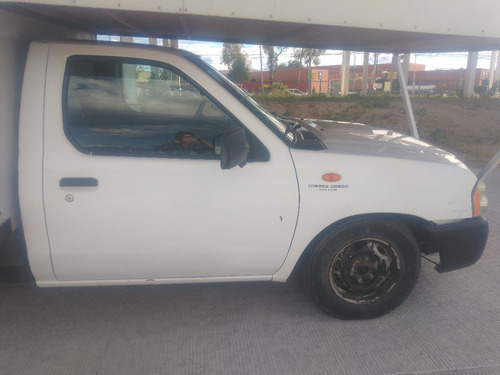 Imagen 7 de 14 de Nissan Np300 2.5 Tdi Pick-up Ac 4x4 Mt