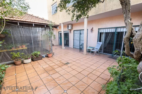 Casa En Venta 4 Dormitorios, 2 Baños, Patio Con Parrillero Y Garaje-pedro Viera -pocitos