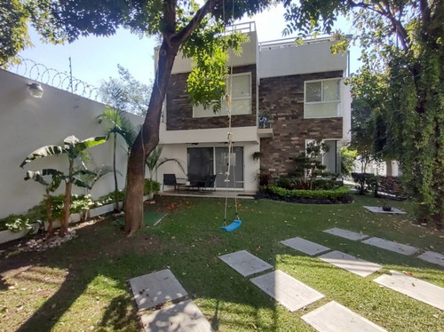 Casa En Condominio Amueblada Y Con Alberca, En Jiutepec Morelos.
