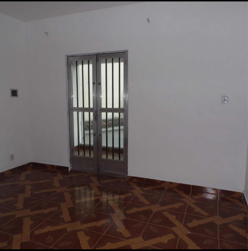 Casa A Venda Com 2 Quartos