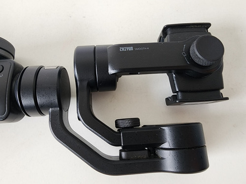Imagen 6 de 7 de Estabilizador Celular Zhiyun Smooth 4 Con Caja Y Tripode