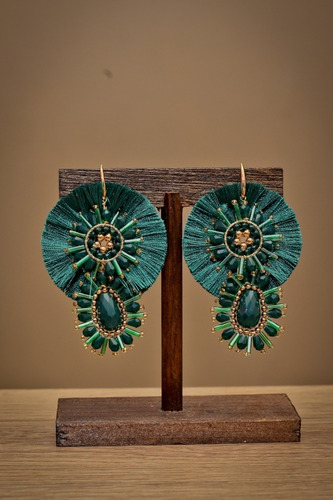 Imagen 2 de 2 de Aretes Medallon Con Chaquiron