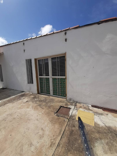 Se Venden O Se Alquilan Locales Comerciales En Rio Caura