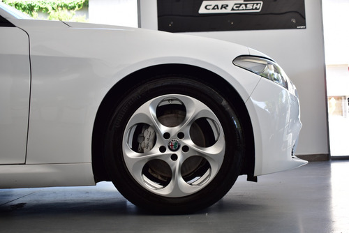 Imagen 12 de 25 de Alfa Romeo Giulia 2.0 200cv 200 Distinctive