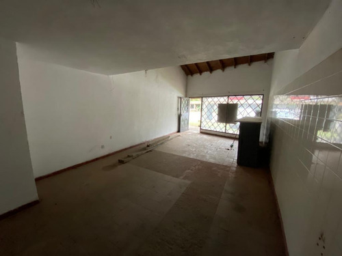 Local En Venta - 1 Baño - 47mts2 - Escobar