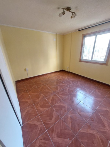 Arriendo Dpto. 2 D- 1 B ; Primer Piso En Condominio Cerrado