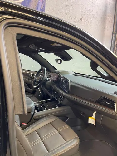 Chevrolet Suburban 6.2 High Country 4X4 At