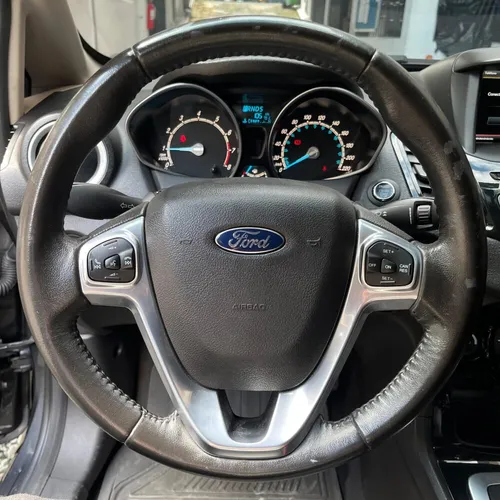 Ford Fiesta TITANIUM TP 1.6CC 2015