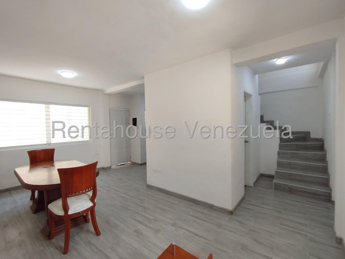 Townhouse En Alquiler Urb. Valle Jardín, Maracay 25-13740 Ki