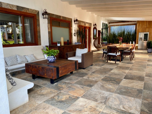 Imagen 5 de 28 de Hermosa Casa Amueblada En Renta Con Terrazas Y Jardines En Avandaro, Valle De Bravo, Estado De México