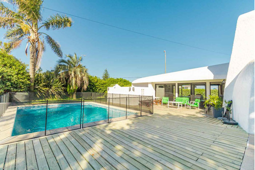 Alquiler De Casa En Punta Del Este,a Pasos Del Mar