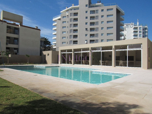 Imagen 15 de 17 de Departamento En Venta Y Venta A Mts De Avenida Roosevelt.