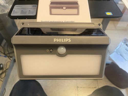 Lámpara Luz Exterior Led 3.0w Philips Solar Pared Sensor Estructura Gris