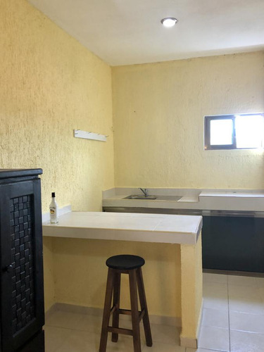 Edificio Con Locales Comerciales, Alberca Y Estudios En Playa Del Carmen P3265