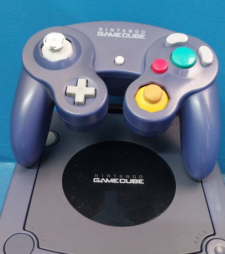 Nintendo Gamecube Color Índigo + 2 Juegos De Fifa Morado