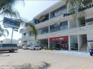 Santa Fe Juriquilla. Renta - Local Comercial En Planta Baja, 226m