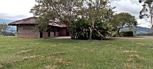 Calima, 10.000 M2, Lote En Venta