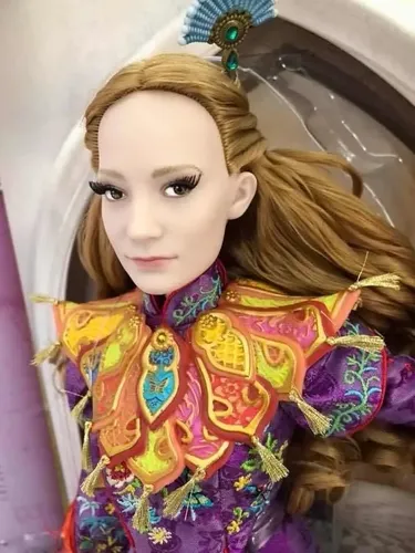 Boneca Alice Através Do Espelho Limitada + Rainha Vermelha