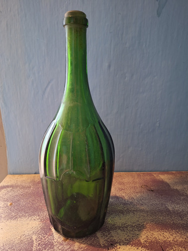 Antigua Botella De Vidrio Verde Vintage De Los 30 