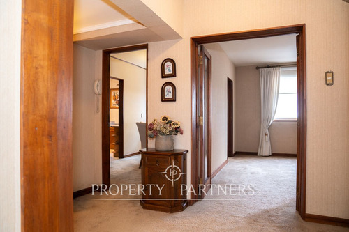 Elegante Duplex Con Hermosa Vista Al Estrecho Amob...