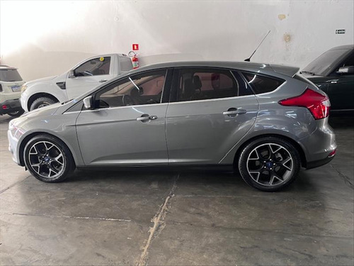 Ford Focus 2.0 Titanium Hatch 16v 4p Powershift