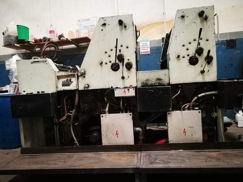 Maquina Offset Adast Dominant 725 (Usado)