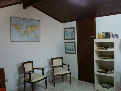 Ampla Resid. 3 Dorm. Sendo Uma Suíte Em Condomínio Fechado - Ubatuba L. Norte Sp - Rod. Oswaldo Cruz 4758,