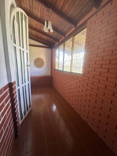 Se Vende Apartamento En Lomas Del Este, Valencia, Listo Para Firmar, 32.000$ Mml Solo Clientes