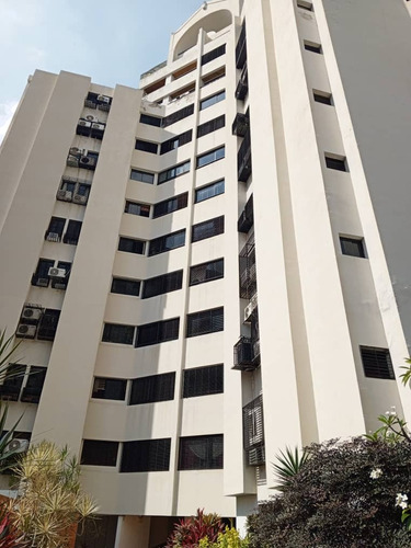 Vendo Apartamento En Resd. Sayonara, Urb. Los Mangos C-8645 E. C